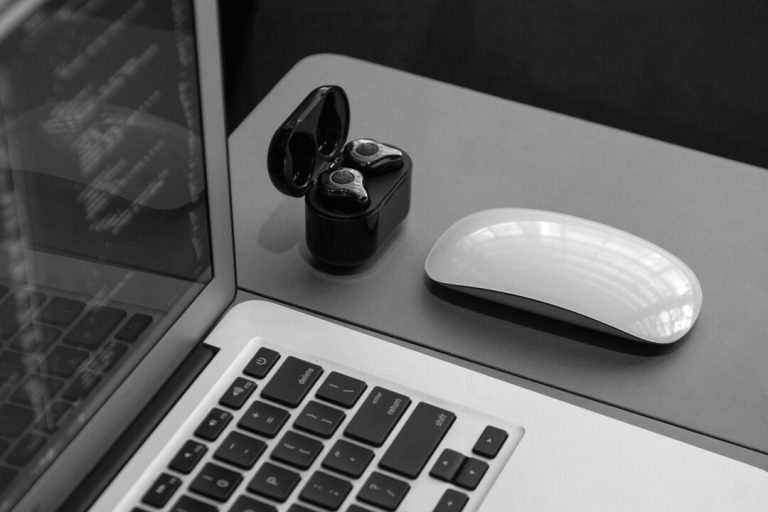 Eco-Friendly Tech Gadgets: Innovations for a Sustainable Future